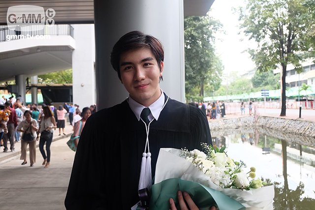 "คริส-เมฆ" สุดปลื้ม!!! คว้าปริญญา ม.เกษตร เพื่อนดารา แฟน ...