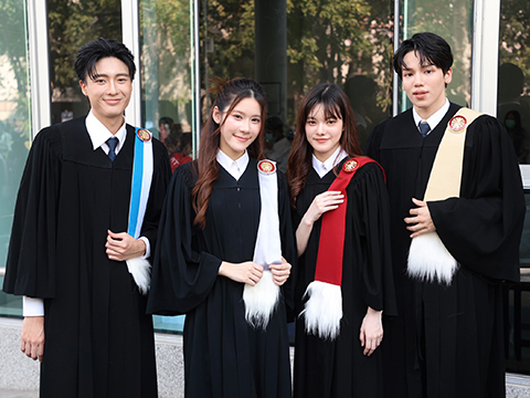 สุดภูมิใจ!!! “เอิร์น-ฟลุ๊ค-มายเม่-ฟรัง” คว้าปริญญาตรี ม.ธรรมศาสตร์