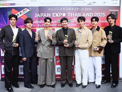 “GMMTV” สุดปังประเดิมต้นปี! “เต, นิว, จิมมี่, ซี, โอม, ลุค” และ “พี่เอ็กซ์” แท็คทีมกวาด 5 รางวัล งาน “JAPAN EXPO THAILAND AWARD 2025” คนบันเทิงที่ส่งเสริมความสัมพันธ์ระหว่างไทย-ญี่ปุ่น