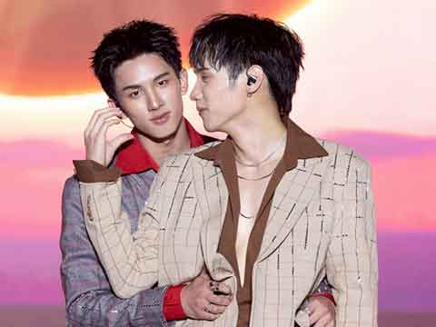 เฟิร์สอิมเพรสชั่น “เซิร์ฟ-จาว่า” ปล่อยเสน่ห์ล้นเวทีจนแฟนๆ ใจละลาย พร้อมเอนเนอร์จี้เต็มร้อย โชว์ครบทุกโมเมนต์ในงาน “SURF JAVA 1st FAN MEETING IN THAILAND”