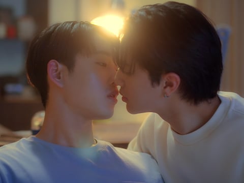 ชวนลุ้น เฟิร์สคิส โมเมนต์หวาน “วิลเลี่ยม-เอส” ในซีรีส์ “เธมโป้ (ThamePo) HEART THAT SKIPS A BEAT”