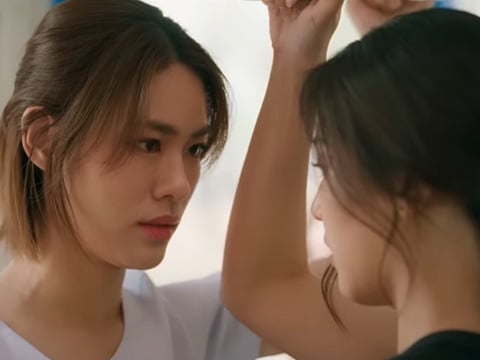 “เอมี่-บอนนี่” เปิดปมชีวิต ต้นเหตุความเศร้าใจ!!