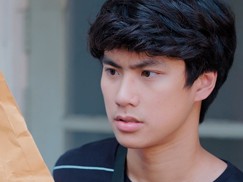 "เฟิร์ส" สงสัย "โอม" เหตุทำตัวมีพิรุธ!!!