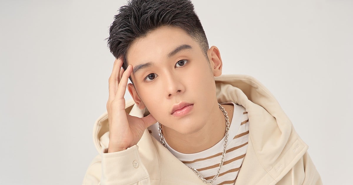 ซีรีส์ โปรดใช้วิจารณญาณในการรักเธอ MuTeLuv 2568 ในโลกที่ความรักซับซ้อนราวกับปริศนาแห่งโชคชะตา เมื่อเหตุผลไม่อาจนำทางหัวใจ ผู้คนจึงหันไปหาพลังเร้นลับที่อยู่เหนือกาลเวลา… การมูเตลู การพึ่งพาไสยศาสตร์, การพยากรณ์, และพิธีกรรมศักดิ์สิทธิ์ ได้กลายเป็นแผนที่นำทางสู่ความสมหวัง ความปรารถนาจะกุมมือคนที่รักให้มั่นคง นำพาพวกเขาไปสู่การบูชาเครื่องราง, การขอพรองค์เทพ, หรือการปรับเปลี่ยนดวงชะตาให้ลงตัวกับรักแท้ แต่คำถามยังคงแขวนอยู่กลางอากาศเช่นเดียวกับควันธูป เมื่อความรักถูกกำหนดด้วยศรัทธา…ตอนจบของเรื่องนี้จะงดงามเหมือนที่ดวงดาวทำนายไว้จริงหรือ 7 Guitar 1200