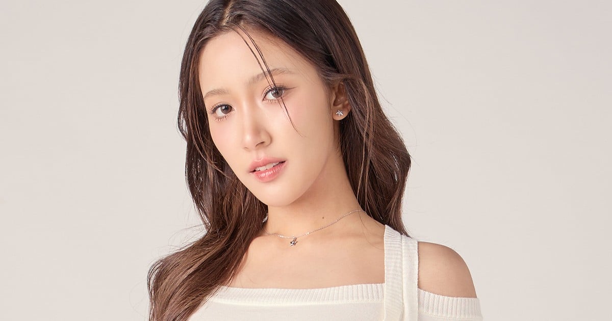 ซีรีส์ โปรดใช้วิจารณญาณในการรักเธอ MuTeLuv 2568 ในโลกที่ความรักซับซ้อนราวกับปริศนาแห่งโชคชะตา เมื่อเหตุผลไม่อาจนำทางหัวใจ ผู้คนจึงหันไปหาพลังเร้นลับที่อยู่เหนือกาลเวลา… การมูเตลู การพึ่งพาไสยศาสตร์, การพยากรณ์, และพิธีกรรมศักดิ์สิทธิ์ ได้กลายเป็นแผนที่นำทางสู่ความสมหวัง ความปรารถนาจะกุมมือคนที่รักให้มั่นคง นำพาพวกเขาไปสู่การบูชาเครื่องราง, การขอพรองค์เทพ, หรือการปรับเปลี่ยนดวงชะตาให้ลงตัวกับรักแท้ แต่คำถามยังคงแขวนอยู่กลางอากาศเช่นเดียวกับควันธูป เมื่อความรักถูกกำหนดด้วยศรัทธา…ตอนจบของเรื่องนี้จะงดงามเหมือนที่ดวงดาวทำนายไว้จริงหรือ 15 Jaoying 1200