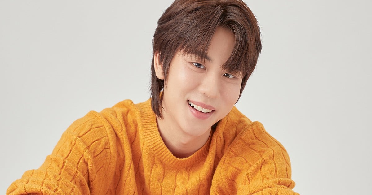 ซีรีส์ โปรดใช้วิจารณญาณในการรักเธอ MuTeLuv 2568 ในโลกที่ความรักซับซ้อนราวกับปริศนาแห่งโชคชะตา เมื่อเหตุผลไม่อาจนำทางหัวใจ ผู้คนจึงหันไปหาพลังเร้นลับที่อยู่เหนือกาลเวลา… การมูเตลู การพึ่งพาไสยศาสตร์, การพยากรณ์, และพิธีกรรมศักดิ์สิทธิ์ ได้กลายเป็นแผนที่นำทางสู่ความสมหวัง ความปรารถนาจะกุมมือคนที่รักให้มั่นคง นำพาพวกเขาไปสู่การบูชาเครื่องราง, การขอพรองค์เทพ, หรือการปรับเปลี่ยนดวงชะตาให้ลงตัวกับรักแท้ แต่คำถามยังคงแขวนอยู่กลางอากาศเช่นเดียวกับควันธูป เมื่อความรักถูกกำหนดด้วยศรัทธา…ตอนจบของเรื่องนี้จะงดงามเหมือนที่ดวงดาวทำนายไว้จริงหรือ 13 Prem 1200