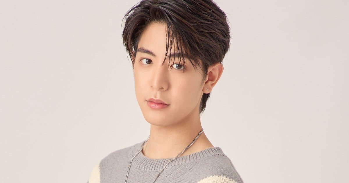 ซีรีส์ โปรดใช้วิจารณญาณในการรักเธอ MuTeLuv 2568 ในโลกที่ความรักซับซ้อนราวกับปริศนาแห่งโชคชะตา เมื่อเหตุผลไม่อาจนำทางหัวใจ ผู้คนจึงหันไปหาพลังเร้นลับที่อยู่เหนือกาลเวลา… การมูเตลู การพึ่งพาไสยศาสตร์, การพยากรณ์, และพิธีกรรมศักดิ์สิทธิ์ ได้กลายเป็นแผนที่นำทางสู่ความสมหวัง ความปรารถนาจะกุมมือคนที่รักให้มั่นคง นำพาพวกเขาไปสู่การบูชาเครื่องราง, การขอพรองค์เทพ, หรือการปรับเปลี่ยนดวงชะตาให้ลงตัวกับรักแท้ แต่คำถามยังคงแขวนอยู่กลางอากาศเช่นเดียวกับควันธูป เมื่อความรักถูกกำหนดด้วยศรัทธา…ตอนจบของเรื่องนี้จะงดงามเหมือนที่ดวงดาวทำนายไว้จริงหรือ 1 SeaDech 1200