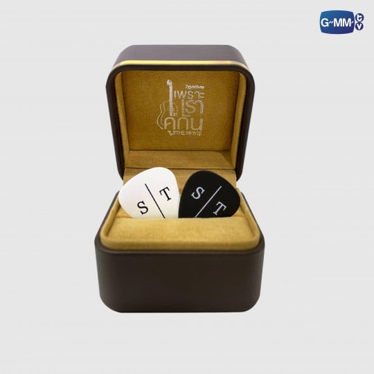 ST ENGAGEMENT GUITAR PICKS BOX 2GETHER THE MOVIE