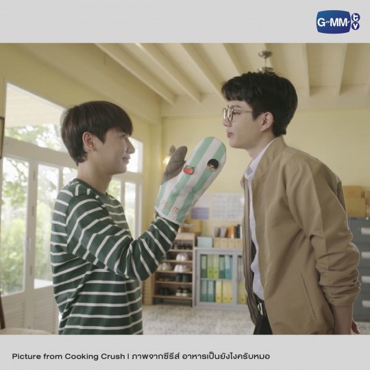 COOKING CRUSH OVEN GLOVE | ถุงมือกันความร้อน COOKING CRUSH อาหารเป็นยังไงครับหมอ