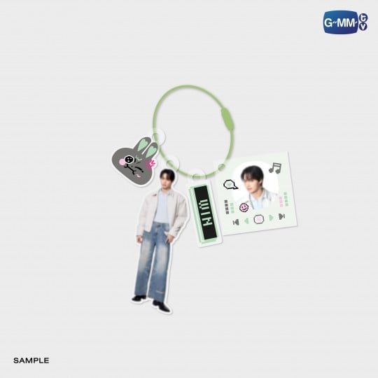 WIN CUSTOMIZABLE ACRYLIC KEYCHAIN