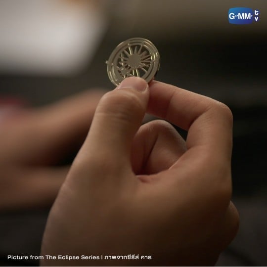 THE ECLIPSE PIN | เข็มกลัดคาธ
